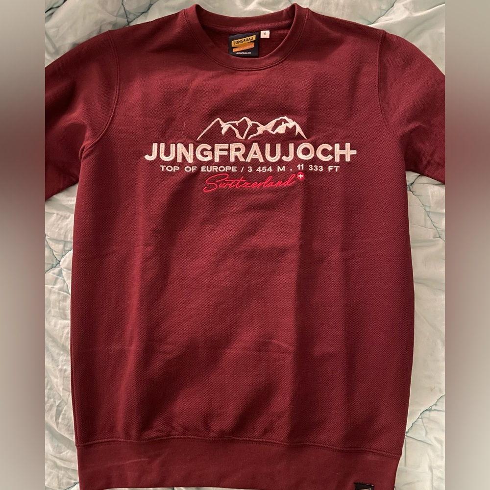 Burgundy sweatshirt size small